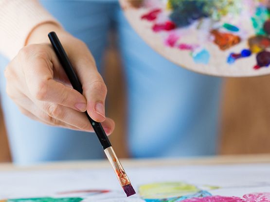 Wie Kunsttherapie Brustkrebspatientinnen helfen kann