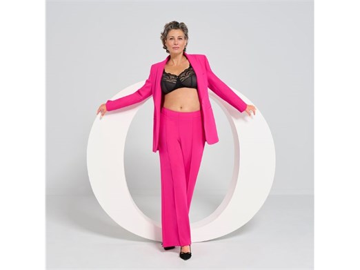 O Image, pink suit and Karolina