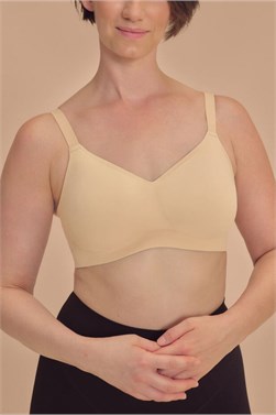 Linda Non-Wired Padded Bra - Linda SBP Non-Wired Padded Bra features moulded foam cups with integrated silicone wire for enhanced support and a natural bust shape. - 45132